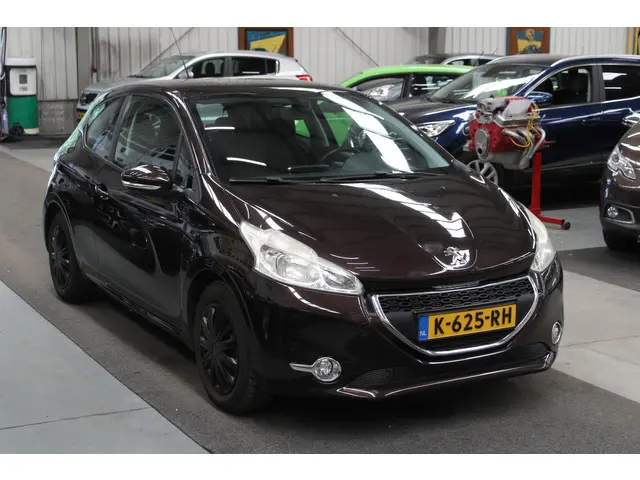 Peugeot 208 1.2 VTi Active 2013 Benzine 2