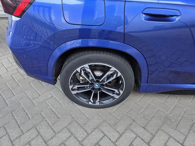 BMW iX1 xDrive30 Launch Edition 67 kWh 2023 Elektrisch 14