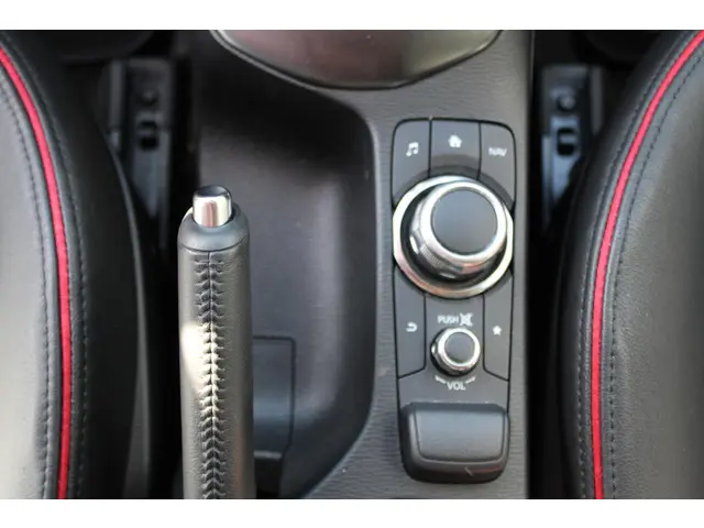 Mazda 2 1.5 e-SkyActiv-G 90 Homura Aka 2023 Benzine 21