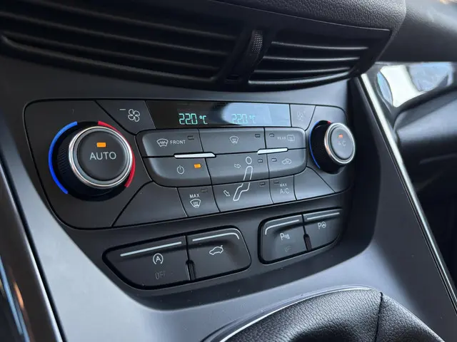 Ford C-MAX 1.5 Titanium 2016 Benzine 14