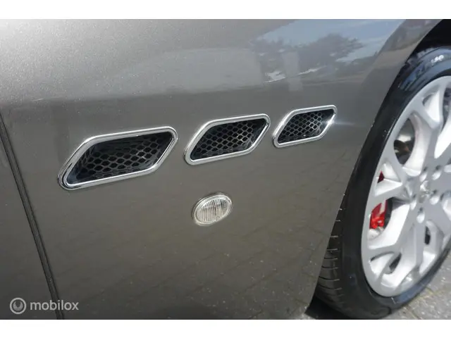 Maserati GranTurismo 4.2 V8 LAGE KM STAND!! 2012 Benzine 12