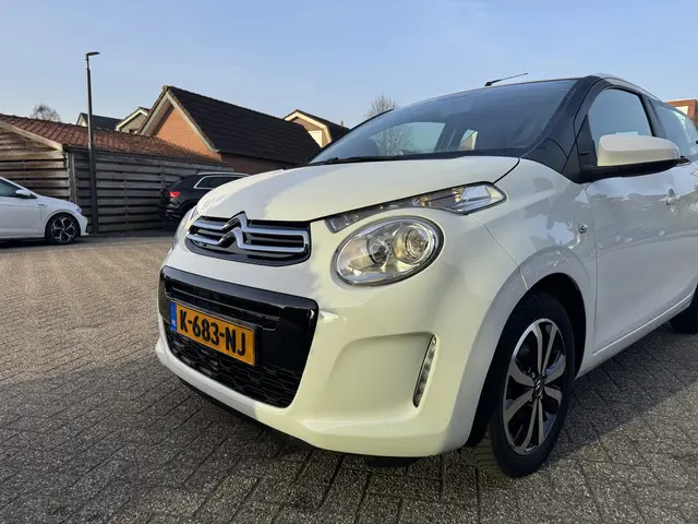Citroën C1 VTi 72 Shine 2021 Benzine 9