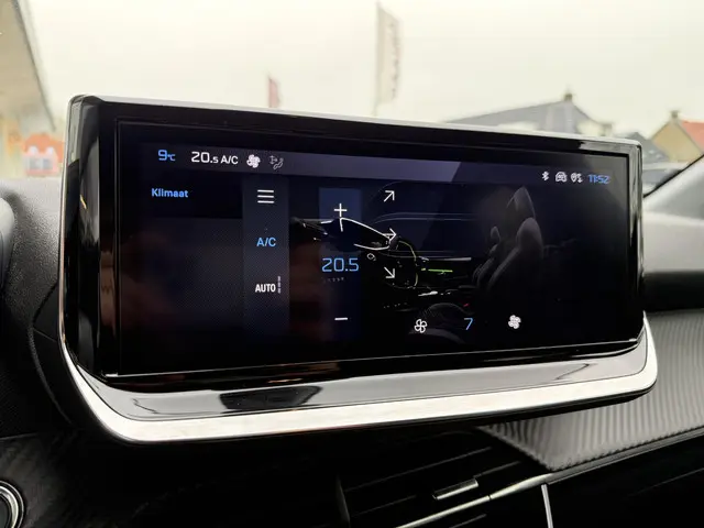 Peugeot 208 1.2 PureTech 100 Allure 2024 Benzine 13