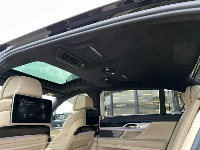 BMW 7 Serie 740Li High Executive 2016 Benzine 10
