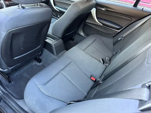 BMW 1 Serie 116i // Airco // Cruise control 2012 Benzine 15