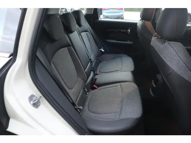 MINI Clubman One 2022 Benzine 25