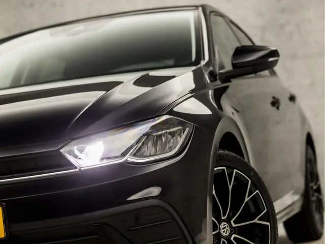 Volkswagen Polo 1.0 TSI Sportline 2023 Benzine 12