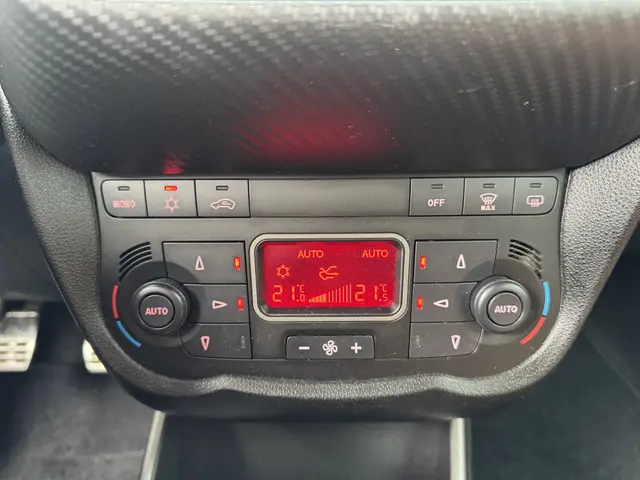 Alfa Romeo MiTo 0.9 TwinAir Exclusive 2016 Benzine 34