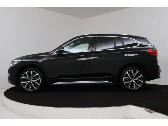BMW X1 SDrive20i Orange Edition II 2018 Benzine 2
