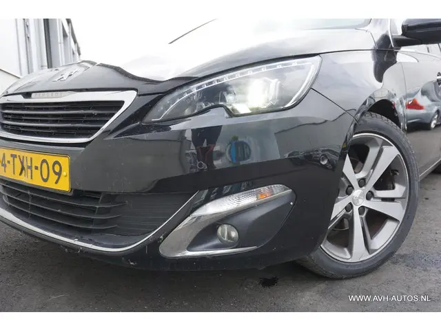 Peugeot 308 SW 1.2 e-THP Première 2014 Benzine 12
