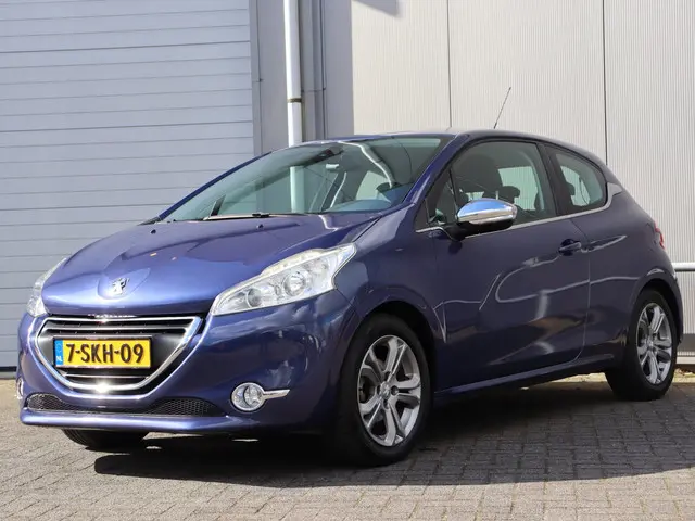 Peugeot 208 1.2 VTi Allure (lichte schade) 2013 Benzine 5