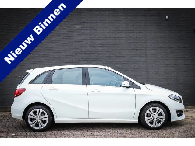 Mercedes-Benz B-Klasse 180 Ambition 2015 Benzine