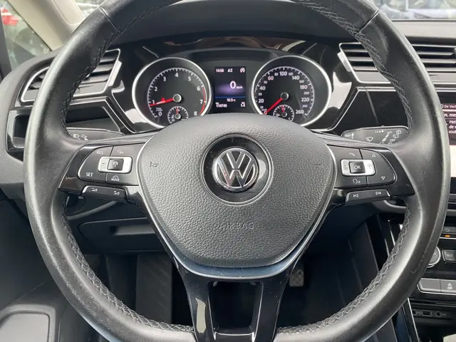 Volkswagen Touran 1.2 TSI Highline 7p 2018 Benzine 22