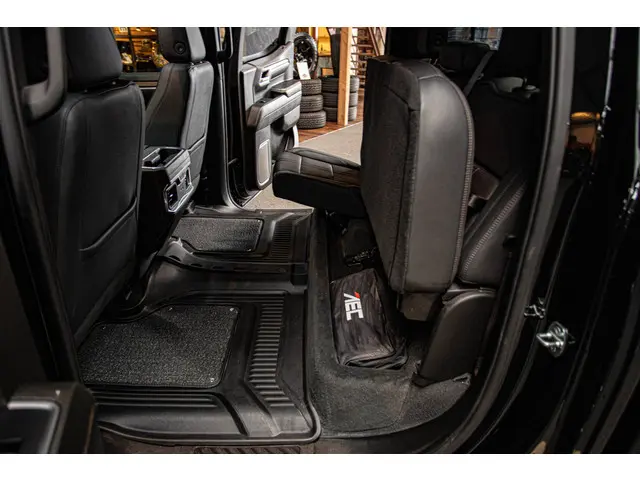 Chevrolet Silverado High Country 6.2 V8 2024 LPG/Gas 31