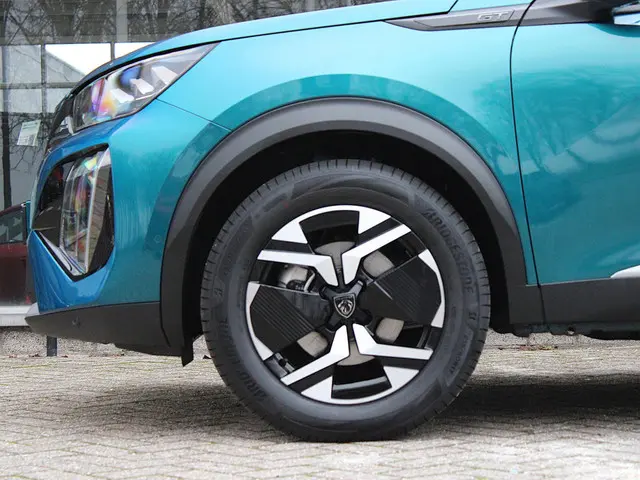 Peugeot 2008 1.2 Hybrid 145 GT 2026 Hybride Benzine 9