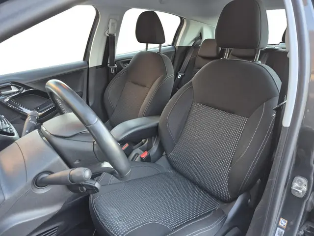 Peugeot 208 1.2 PureTech Allure 2016 Benzine 10