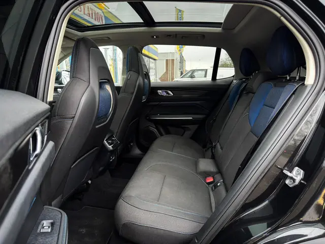 Lynk & Co 01 1.5 2022 Hybride Benzine 25