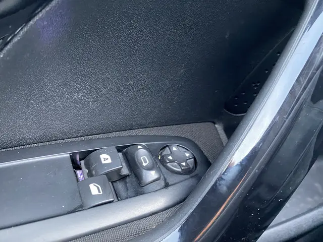 Peugeot 2008 1.2 VTi 2014 Benzine 19