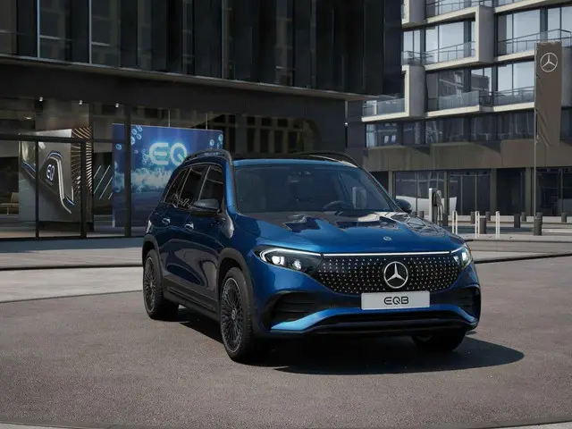 Mercedes-Benz EQB 250+ AMG Line 71 kWh 2026 Elektrisch 9