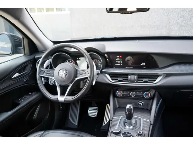 Alfa Romeo Stelvio 2.0 T AWD First Edition 2018 Benzine 31