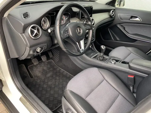 Mercedes-Benz GLA 200 Trekhaak 2015 Benzine 7