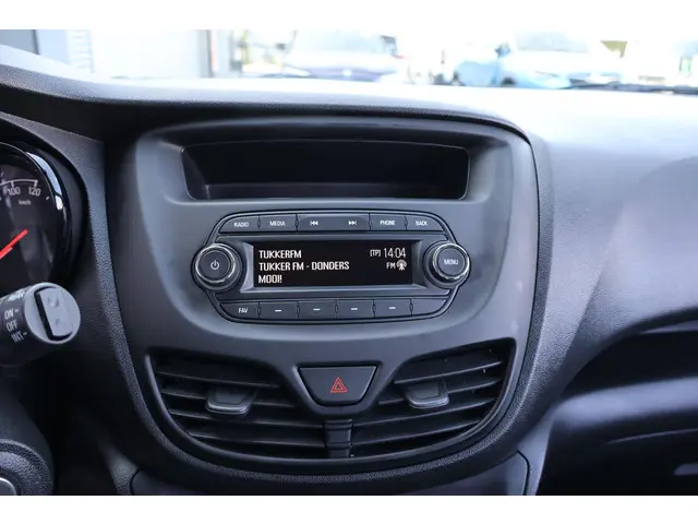 Opel KARL 1.0 ecoFLEX 120 Jaar Edition 2019 Benzine 18