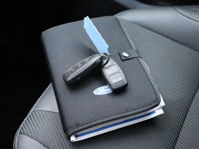 Ford Kuga 1.6 Titanium navi LM org NL 2014 Benzine 21