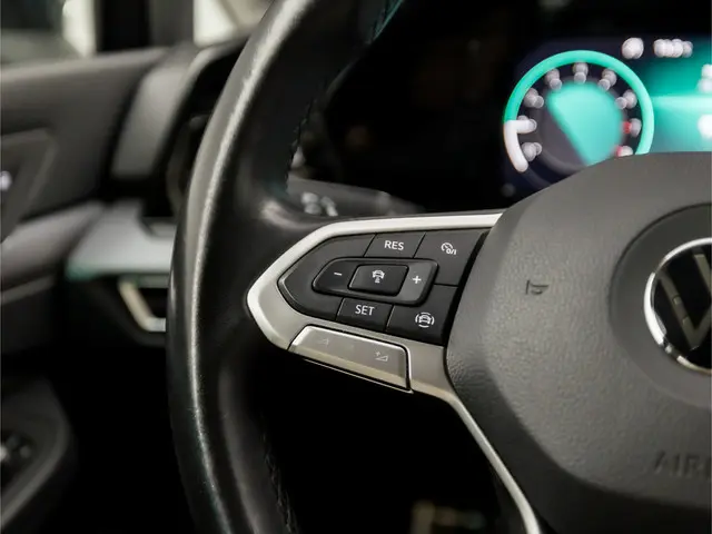 Volkswagen Golf 1.0 TSI Sportline 2021 Benzine 22