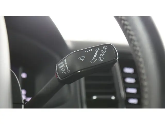 Škoda Karoq 1.5 TSI ACT Sportline Business 2020 Benzine 22