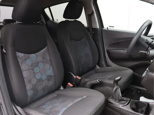 Opel KARL 1.0 Rocks Online Edition 2018 Benzine 23