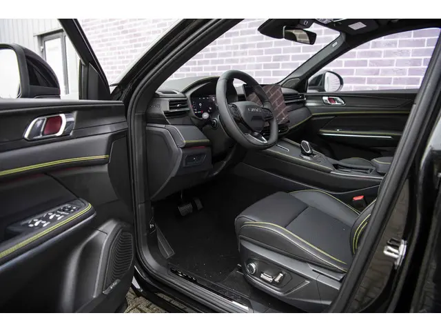 Lynk & Co 01 1.5 More Plug-in Hybrid 2025 Hybride Benzine 30