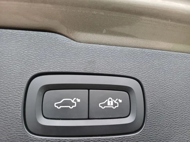 Volvo V60 2.0 T5 Momentum 2018 Benzine 28