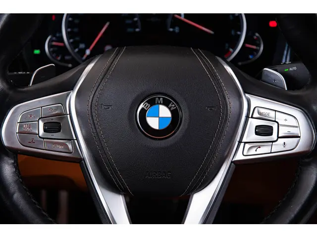 BMW 7 Serie 750i xDrive High Executive 2018 Benzine 29