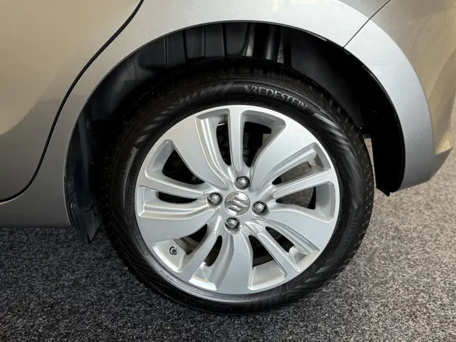 Suzuki Swift 1.2 Select Smart Hybrid 2021 Benzine 29