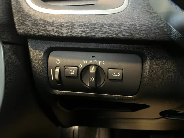 Volvo V40 Cross Country T3 Polar+ Luxury 2019 Benzine 31