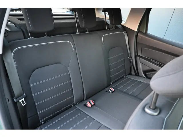 Dacia Duster 1.3 TCe 130 Journey 2024 Benzine 24