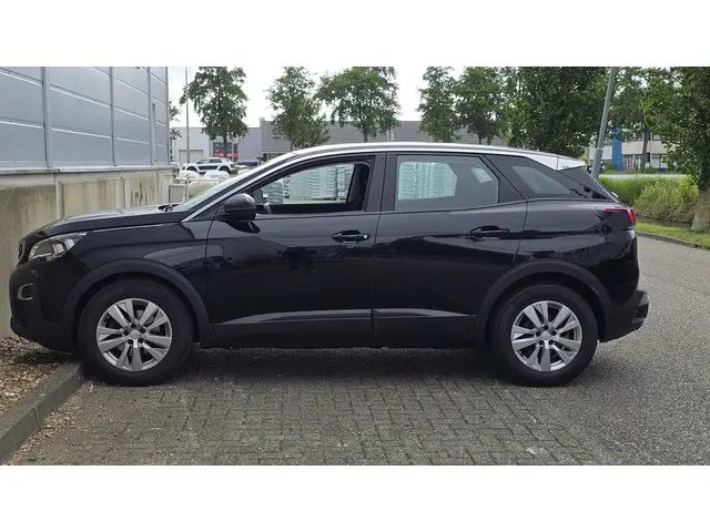 Peugeot 3008 1.2 PureTech Active 2018 Benzine 8