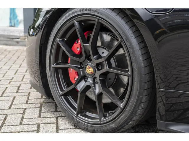 Porsche Taycan Sport Turismo GTS 93 kWh 2023 Elektrisch 10