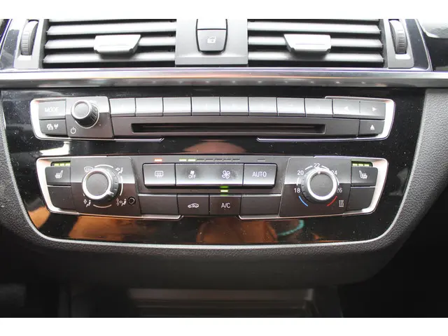 BMW 1 Serie 120i Sport Line 184PK 2018 Benzine 22