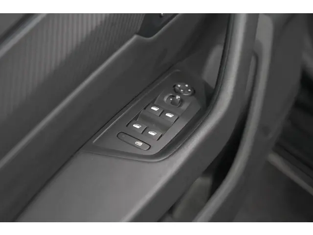 Peugeot 508 SW 1.6 HYbrid Allure 2022 Hybride Benzine 23