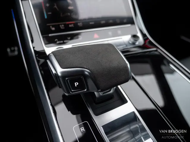 Audi Q8 55 TFSI e quattro S-Line 2021 Hybride Benzine 43