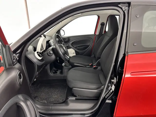 Smart Forfour 1.0 Pure Cool&Audio-Pack 2016 Benzine 8