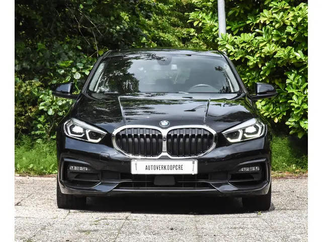 BMW 1 Serie 118i Executive Edition 2020 Benzine 37