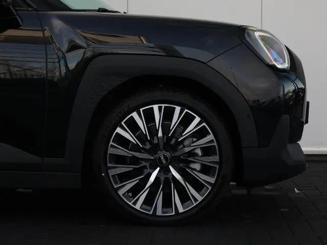 MINI Aceman Mini SE Favoured XL 54.2 kWh 2025 Elektrisch 9