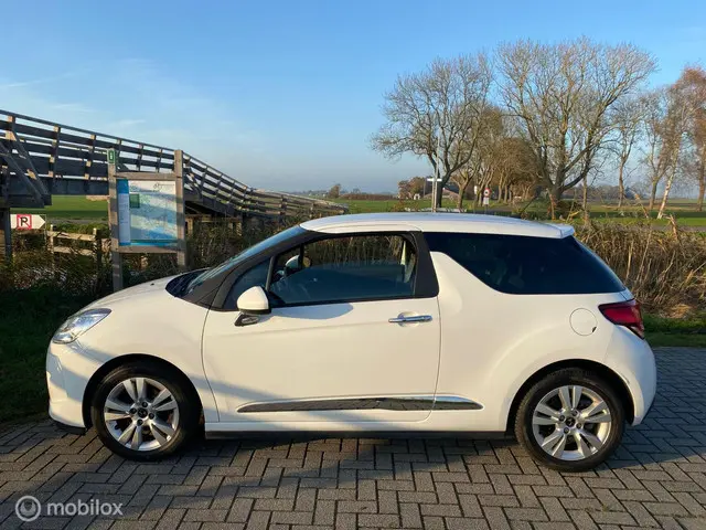Citroën DS3 1.2 PureTech So Chic 2015 Benzine 11