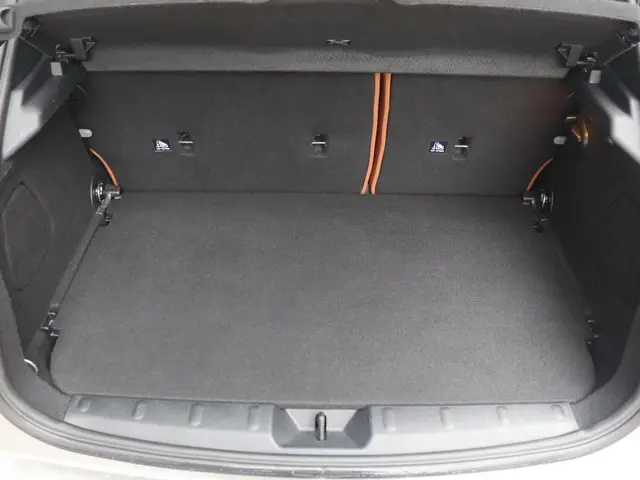 MINI 5-Deurs Cooper 2020 Benzine 12