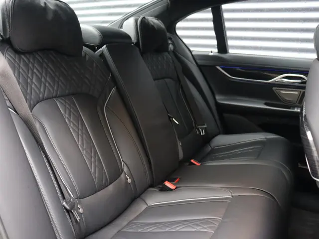 BMW 7 Serie 745e 2022 Hybride Benzine 10