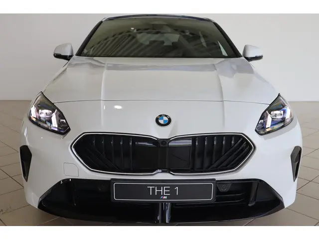 BMW 1 Serie 123 xDrive 5-deurs 2025 Benzine 4