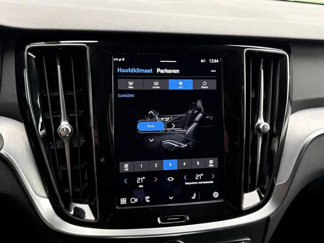 Volvo V60 2.0 B3 Core 2022 Benzine 22