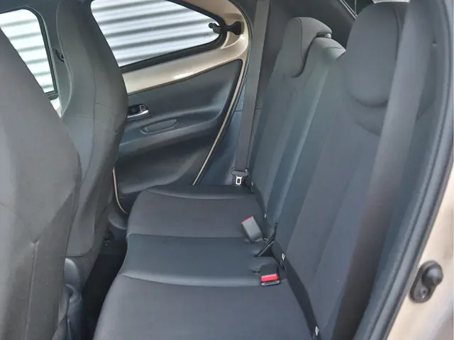 Toyota Aygo X 1.0 VVT-i MT Envy 2022 Benzine 11